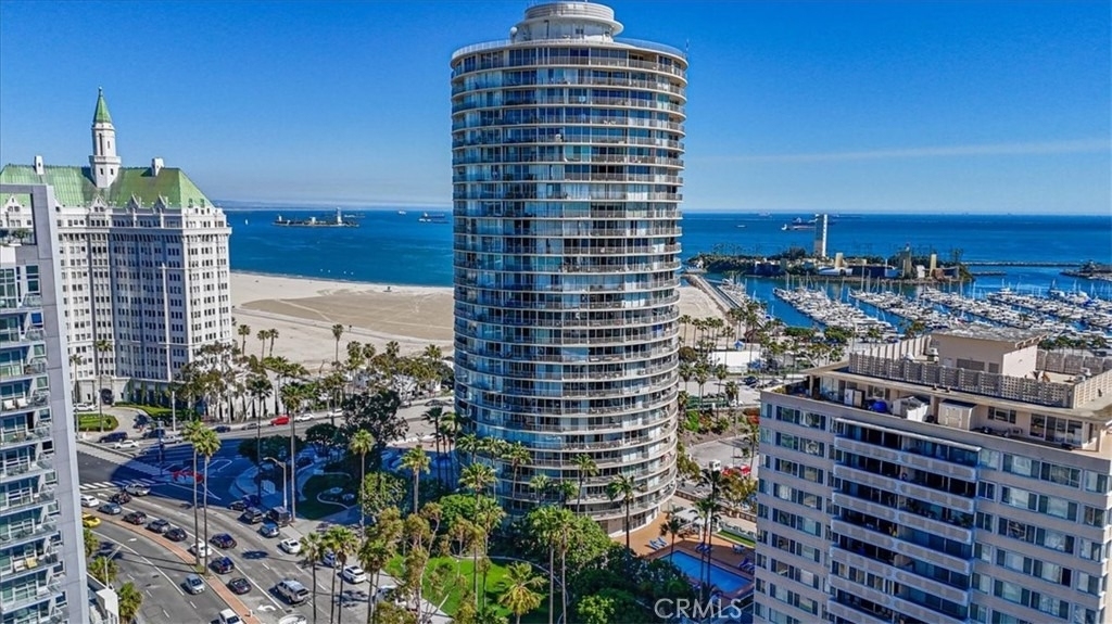 700 E Ocean - Photo 14