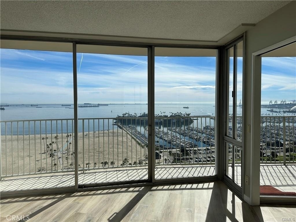 700 E Ocean - Photo 3