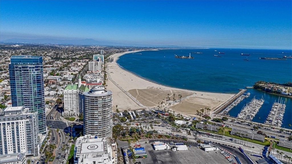 700 E Ocean - Photo 16