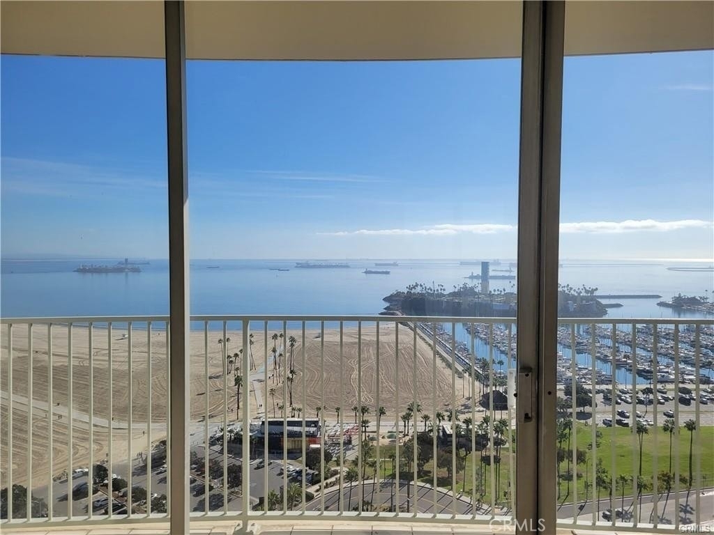 700 E Ocean - Photo 11