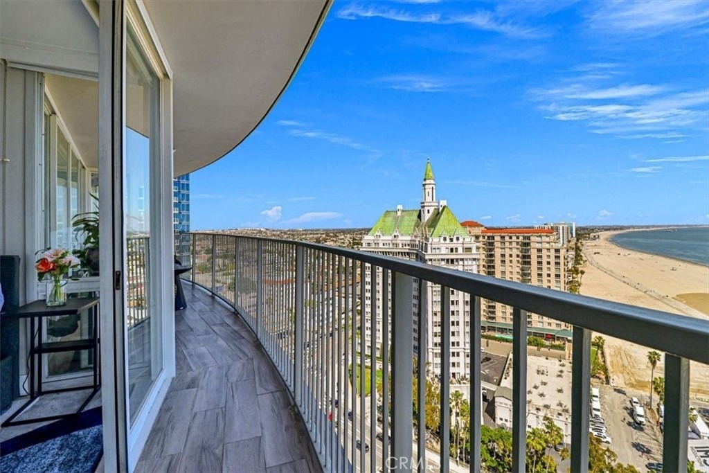 700 E Ocean - Photo 29