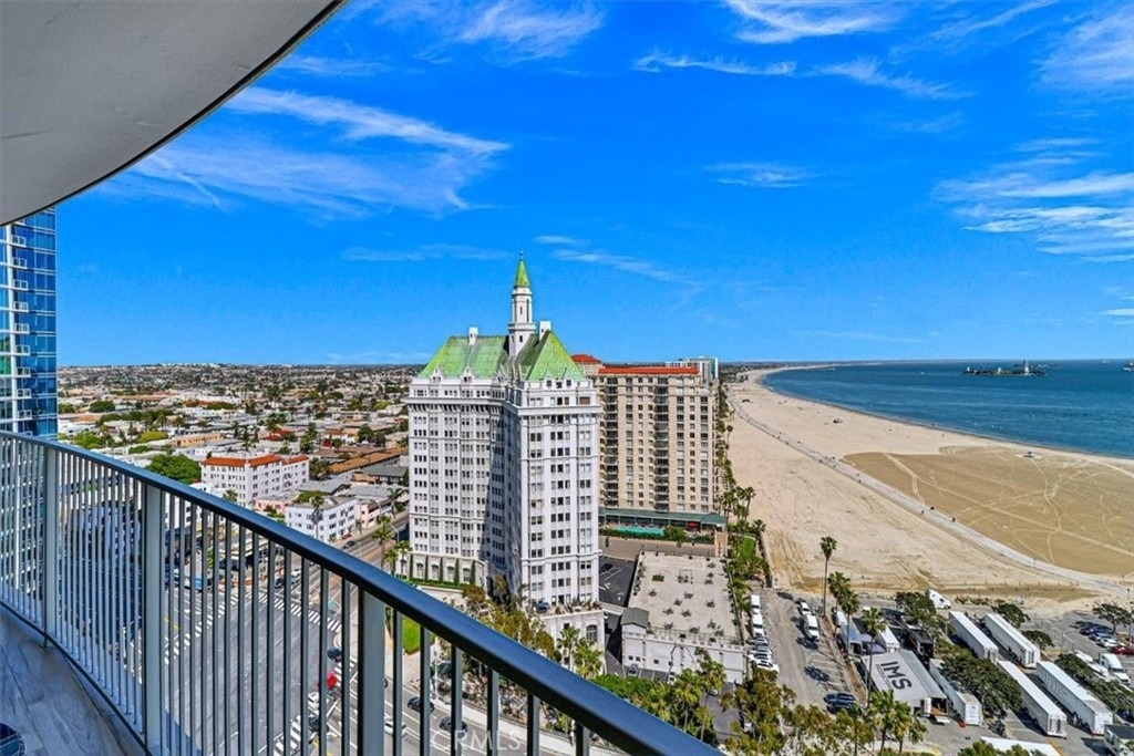 700 E Ocean - Photo 26