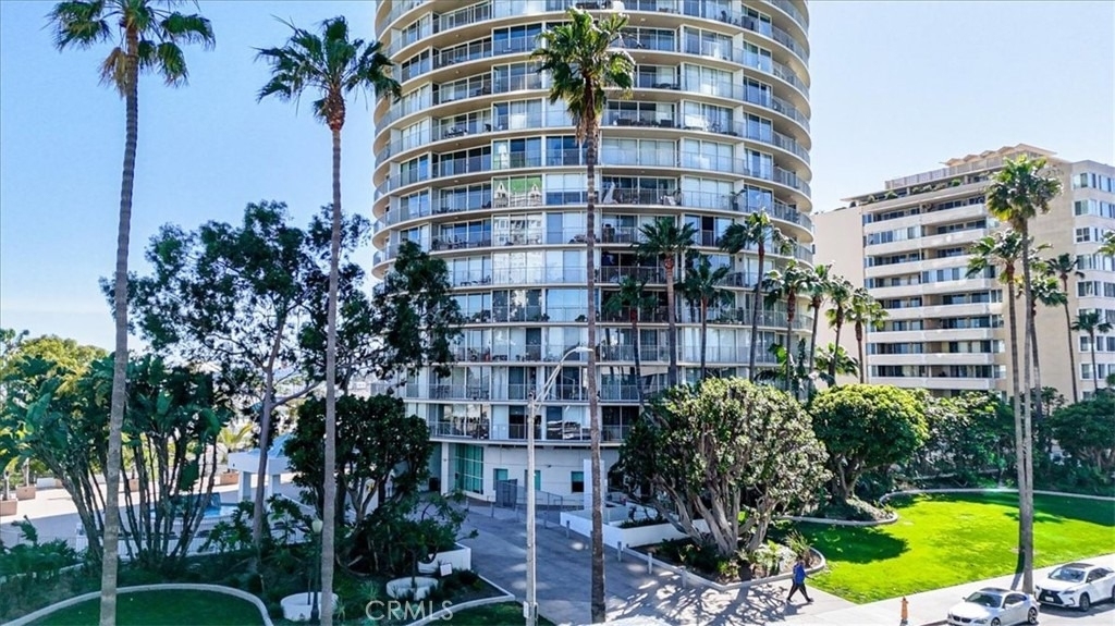 700 E Ocean - Photo 22