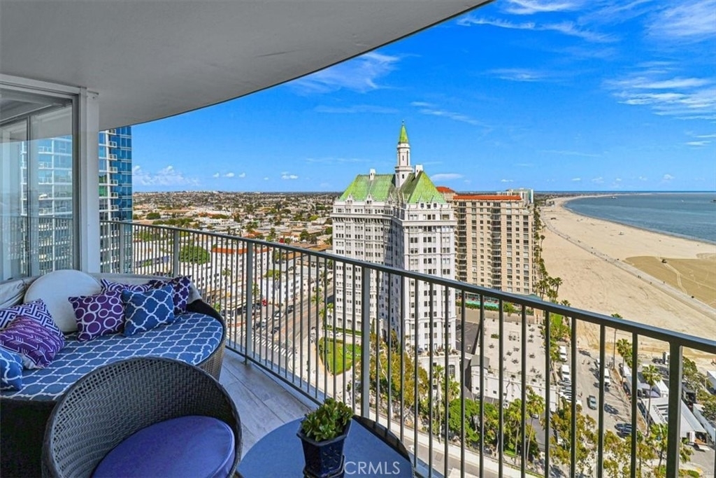 700 E Ocean - Photo 25