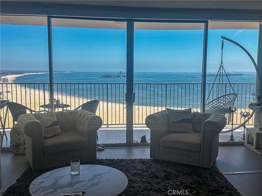 700 E Ocean - Photo 0