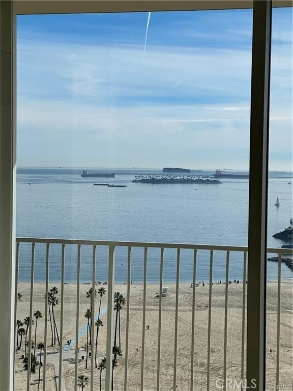 700 E Ocean - Photo 4