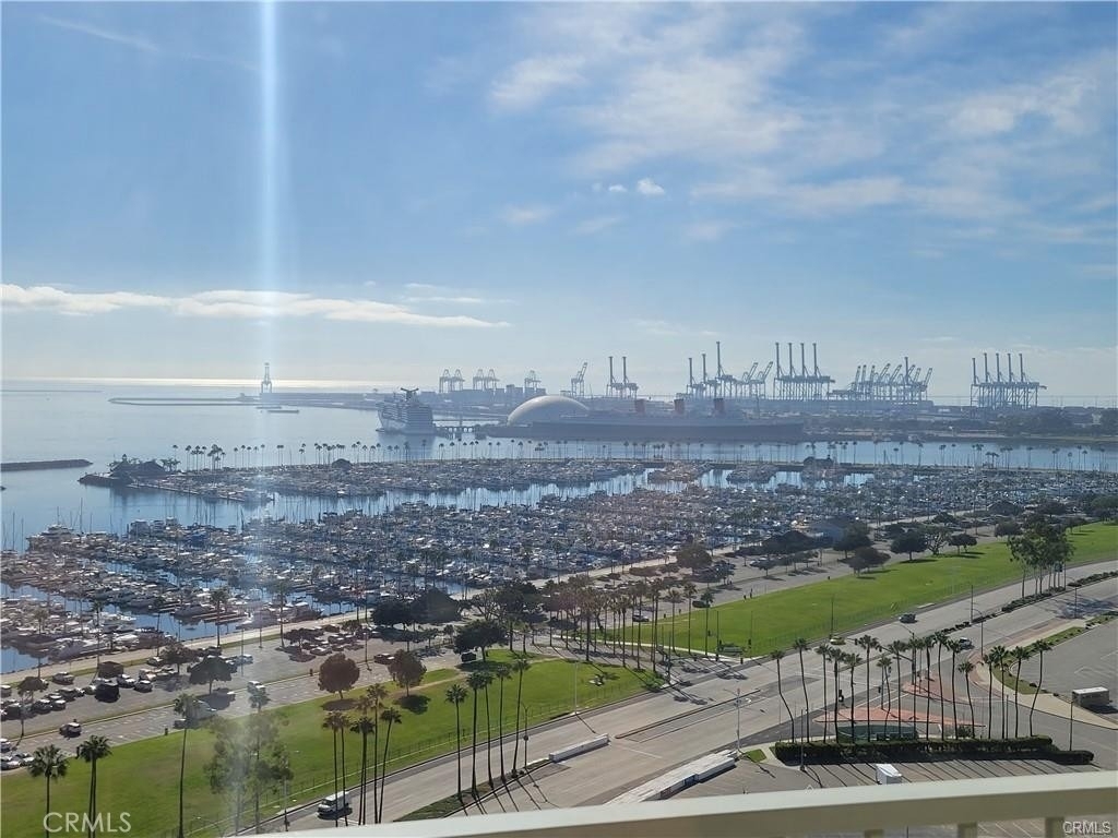 700 E Ocean - Photo 7