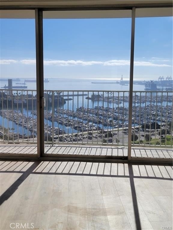 700 E Ocean - Photo 8