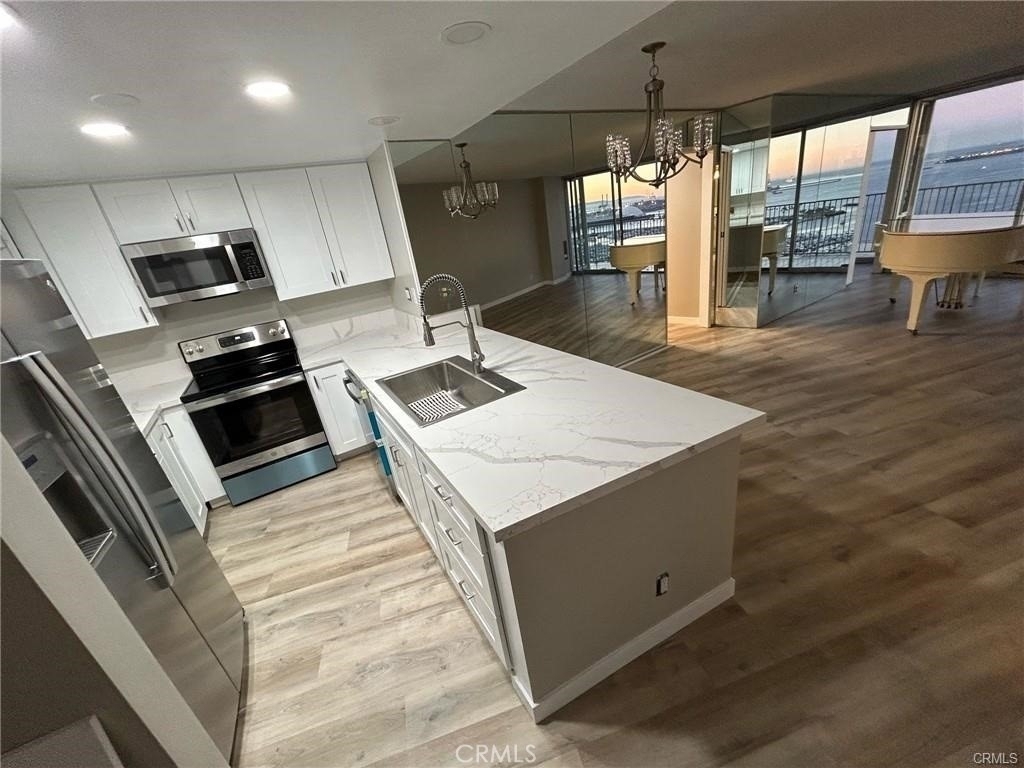 700 E Ocean - Photo 35