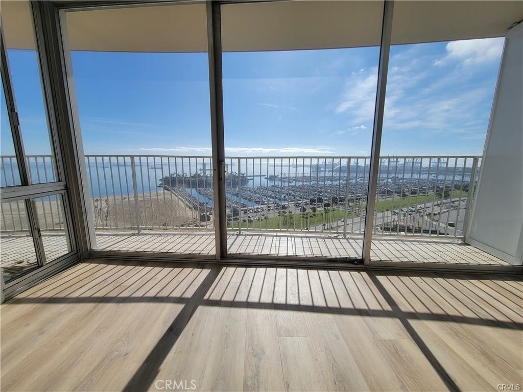 700 E Ocean - Photo 9