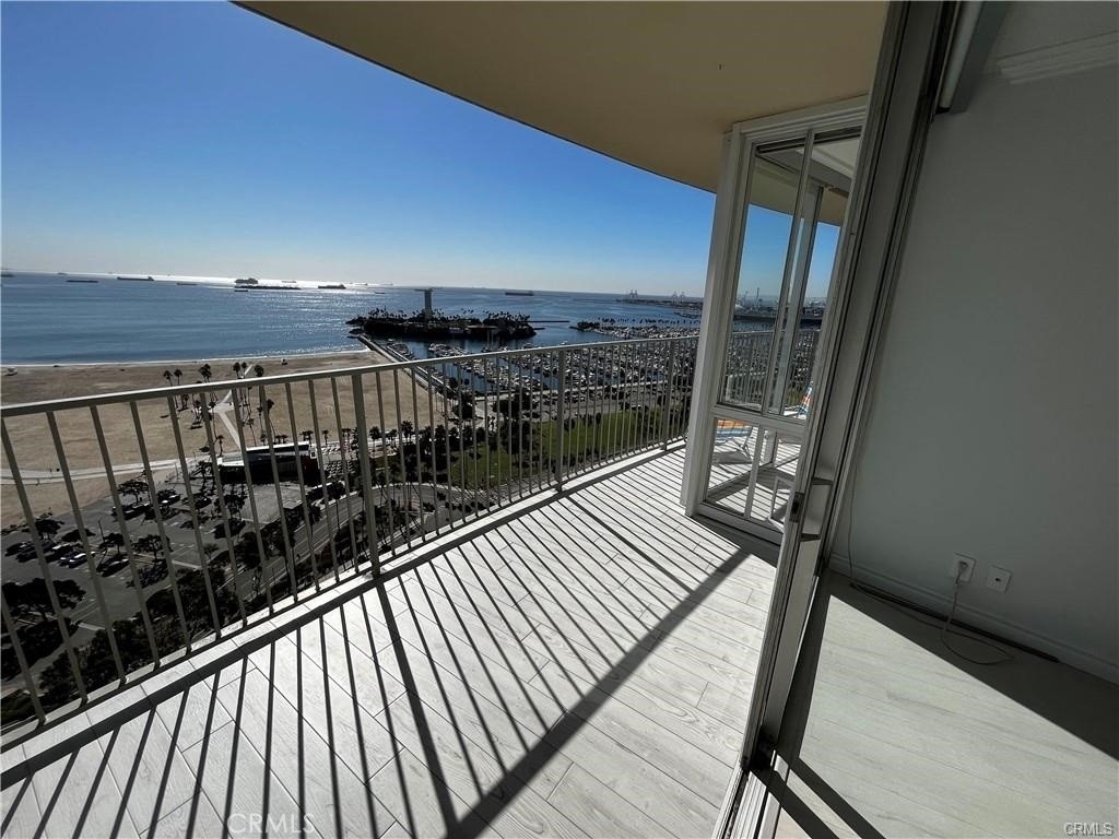 700 E Ocean - Photo 47