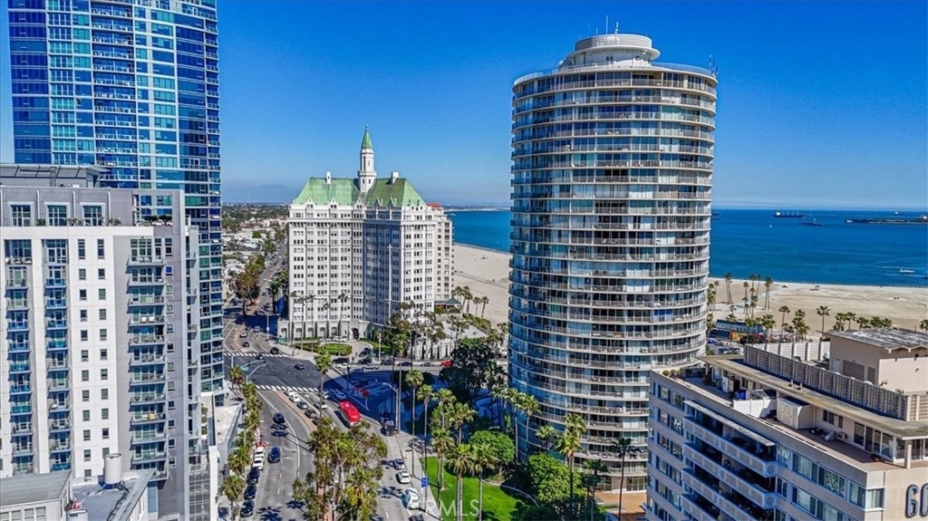 700 E Ocean - Photo 15