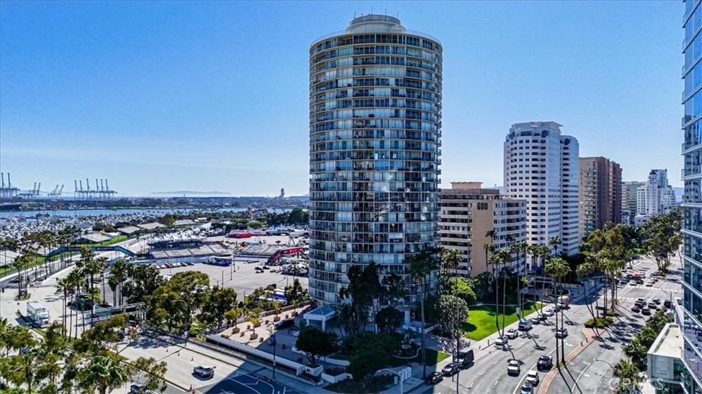 700 E Ocean - Photo 23