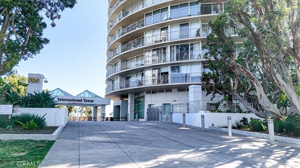 700 E Ocean - Photo 18