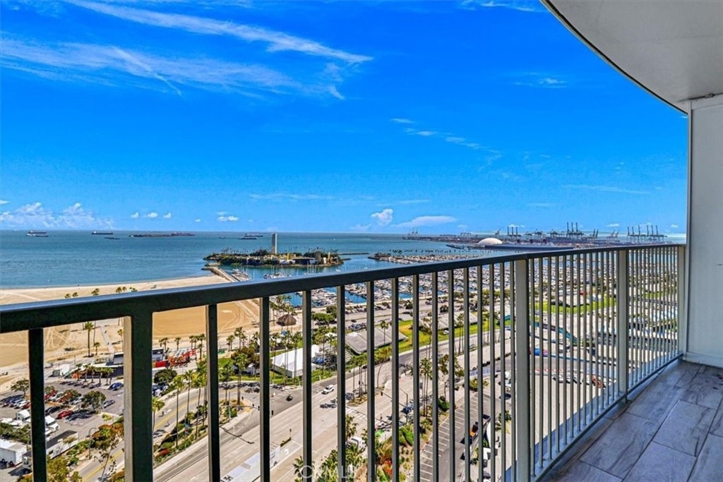 700 E Ocean - Photo 30