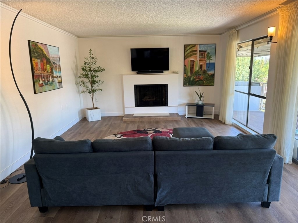 861 Ronda Mendoza - Photo 4