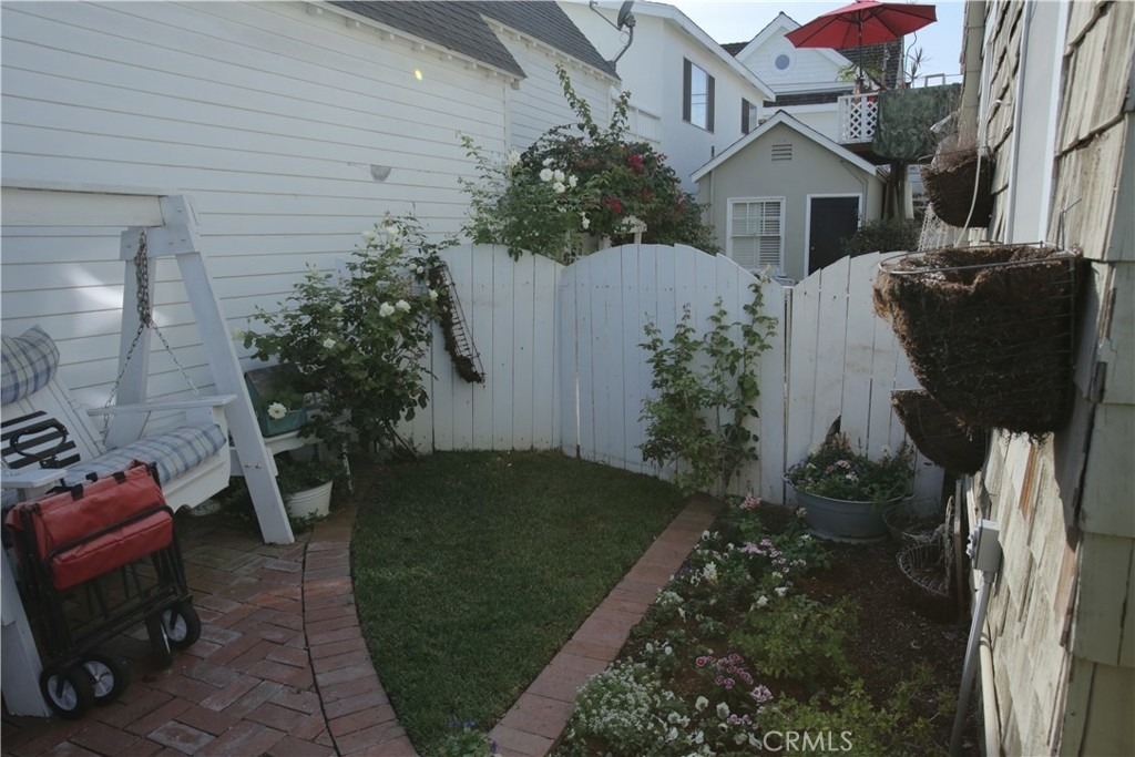 227 Apolena Avenue - Photo 27