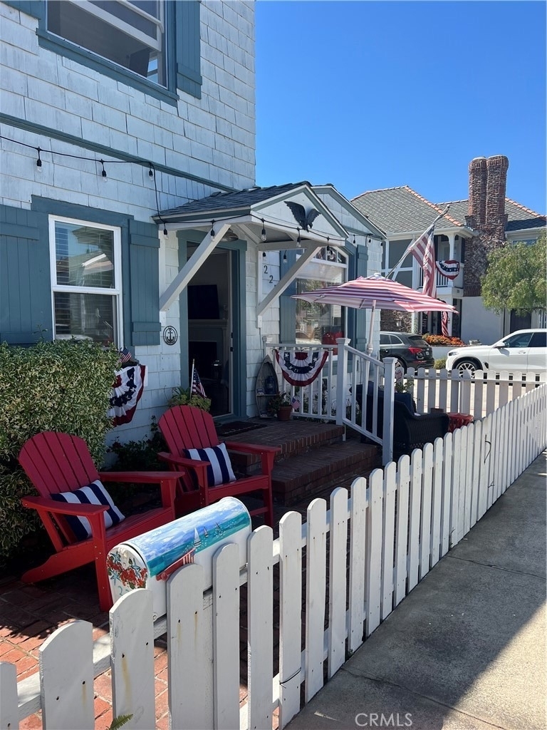 227 Apolena Avenue - Photo 2
