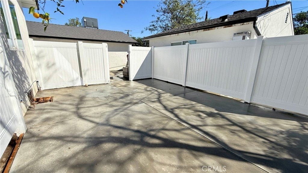 17438 Horace Street - Photo 14