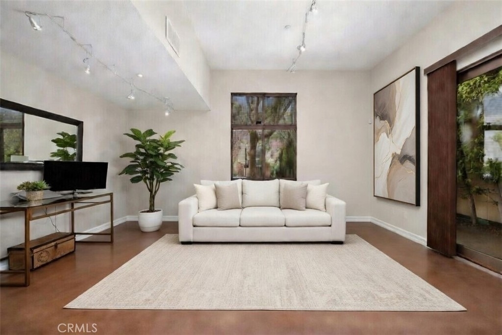 1406 S California - Photo 2