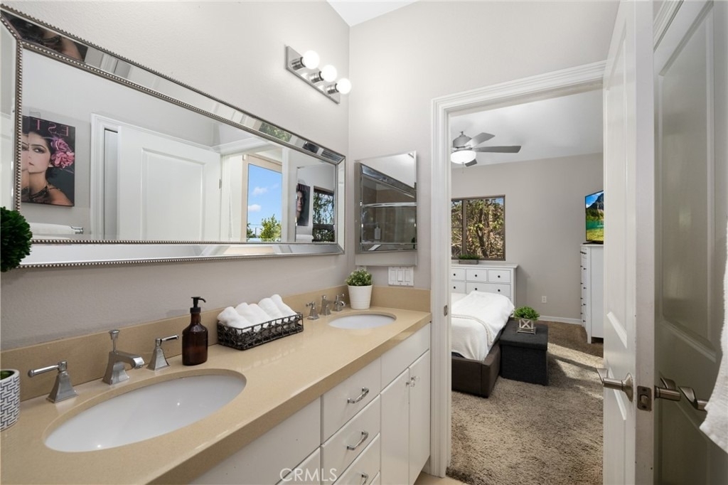 1406 S California - Photo 20