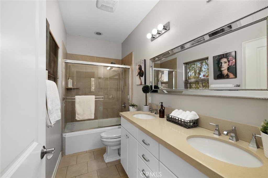 1406 S California - Photo 19