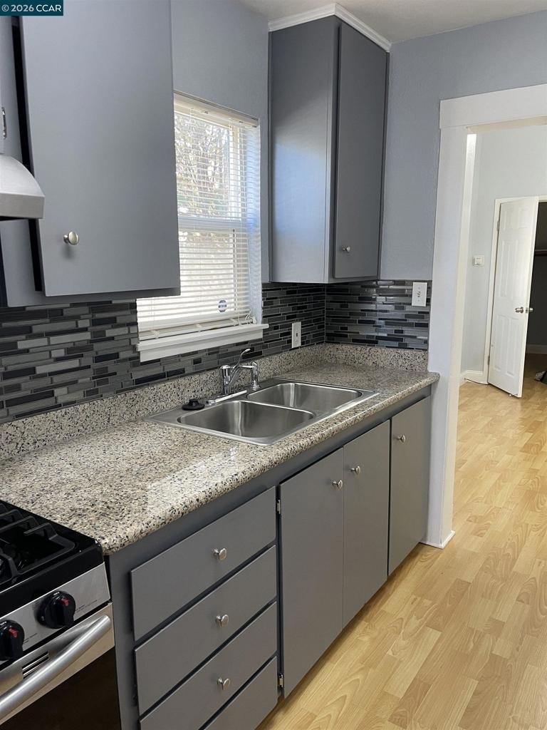 1705 Linden St - Photo 4