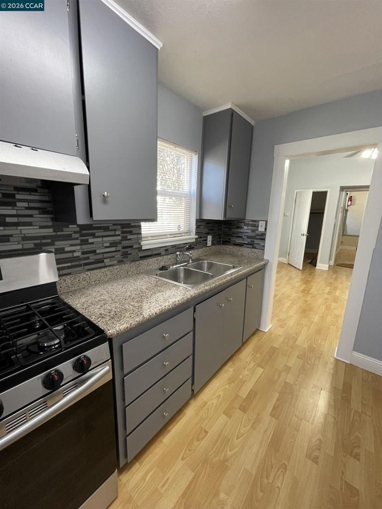 1705 Linden St - Photo 3