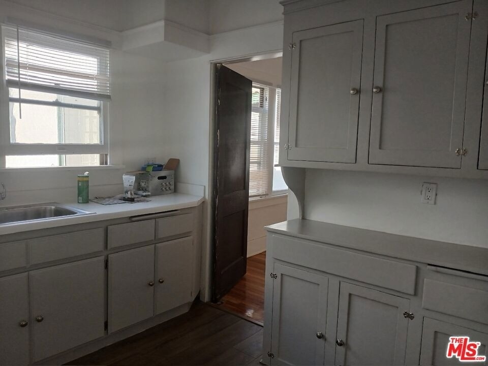 1555 6th Avenue - Photo 7