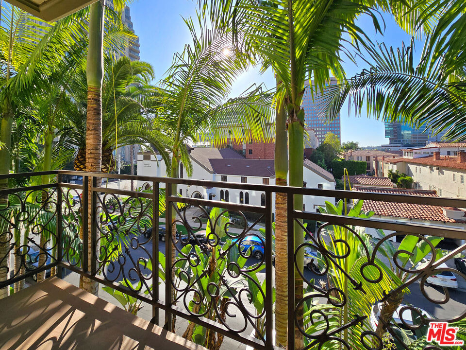 10795 Wilshire Boulevard - Photo 37