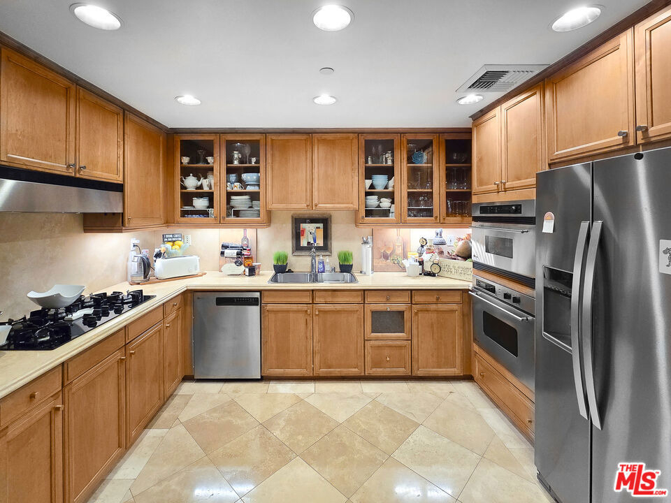 10795 Wilshire Boulevard - Photo 20