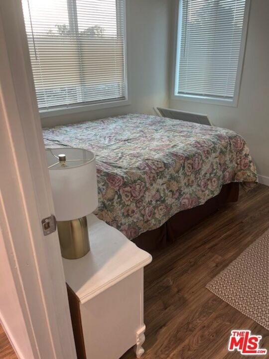 15524 Sylvan Street - Photo 4