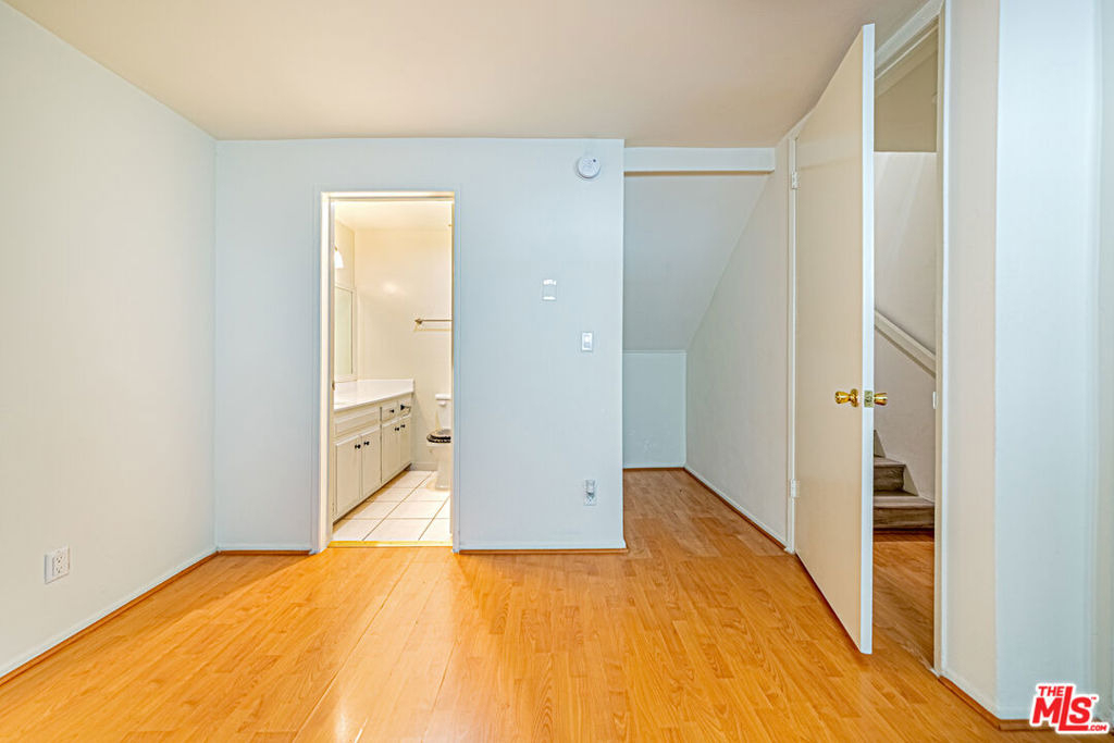 933 S Manhattan Place - Photo 16