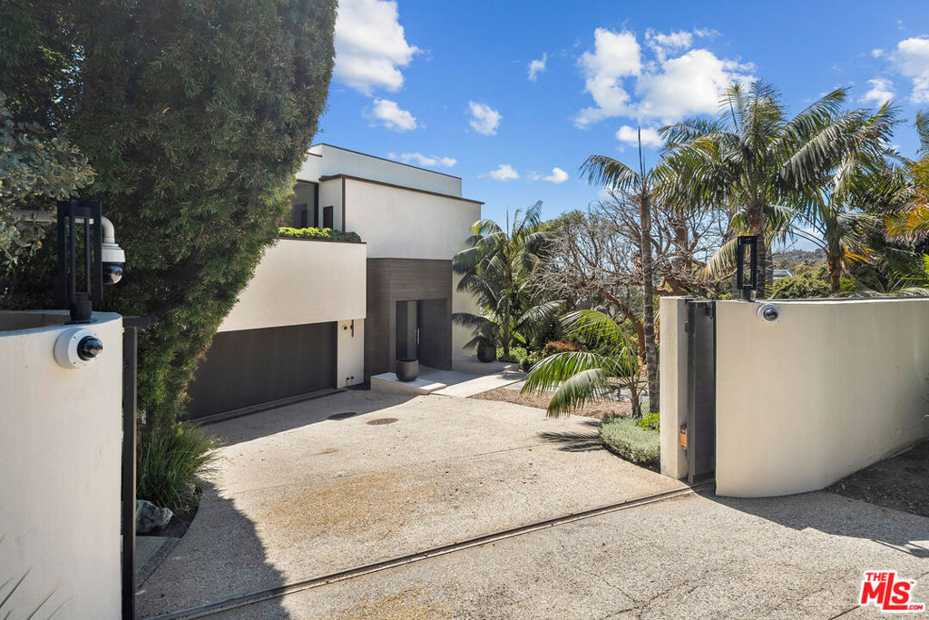 31824 Seafield Drive - Photo 1