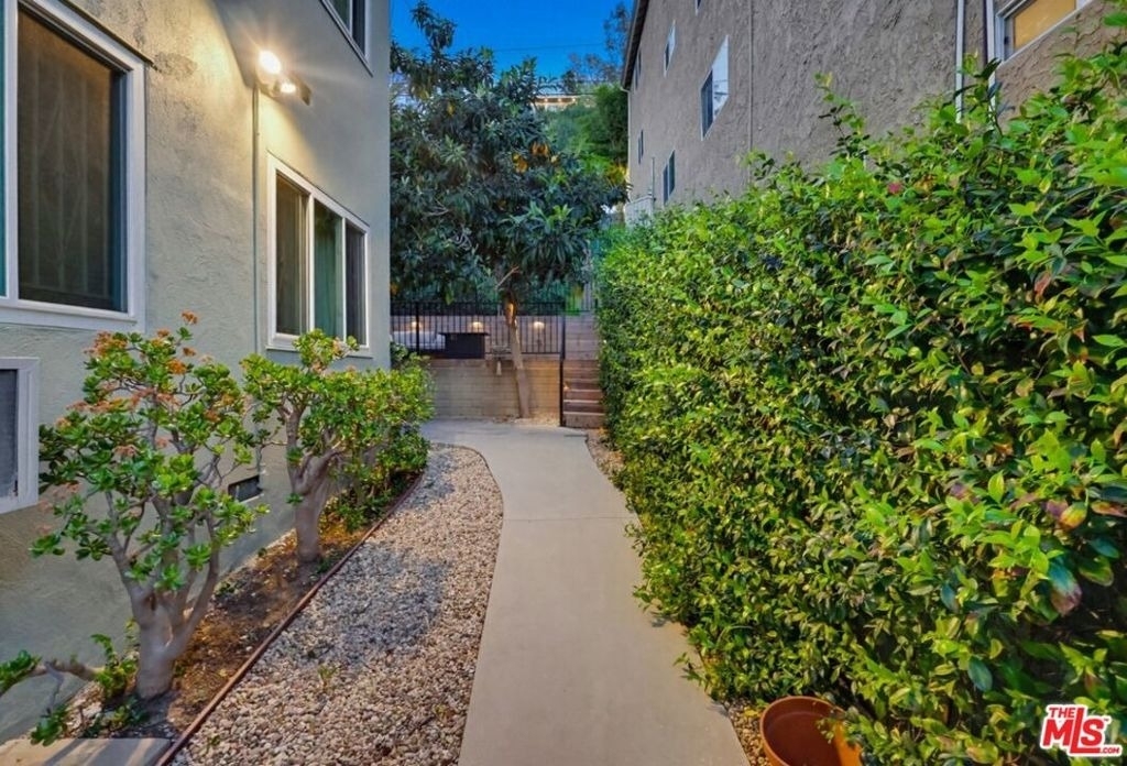 1828 Silver Lake Boulevard - Photo 7