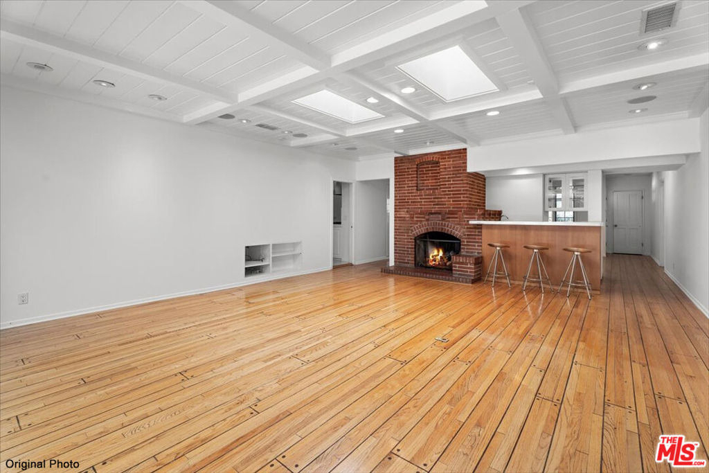 4031 Hollyline Avenue - Photo 8