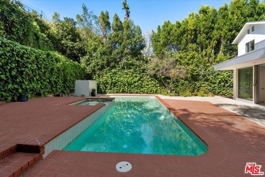4031 Hollyline Avenue - Photo 24