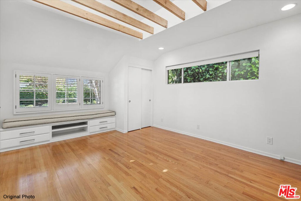 4031 Hollyline Avenue - Photo 15