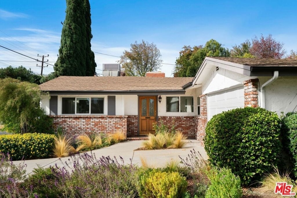 5211 Allott Avenue - Photo 17