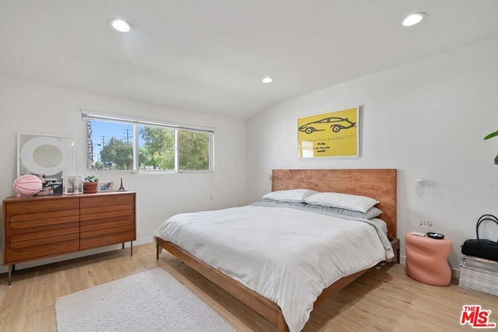 5211 Allott Avenue - Photo 9