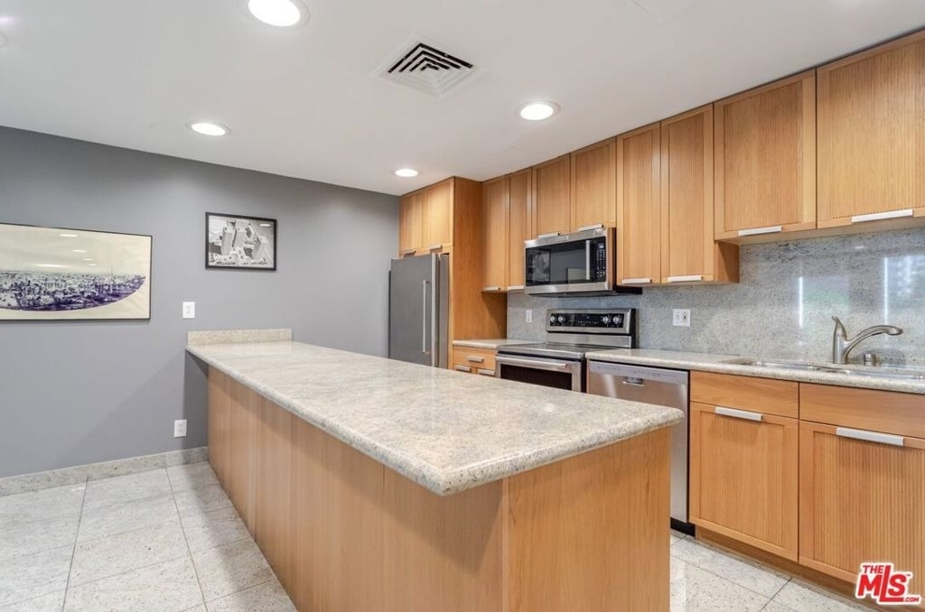 800 W 1st Street - Photo 45