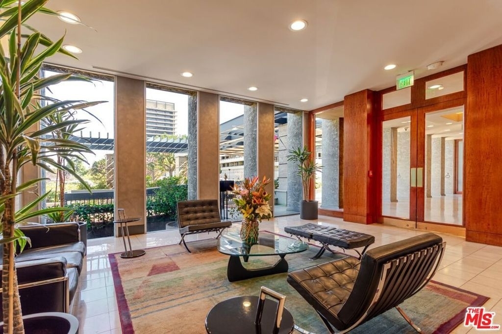 800 W 1st Street - Photo 5