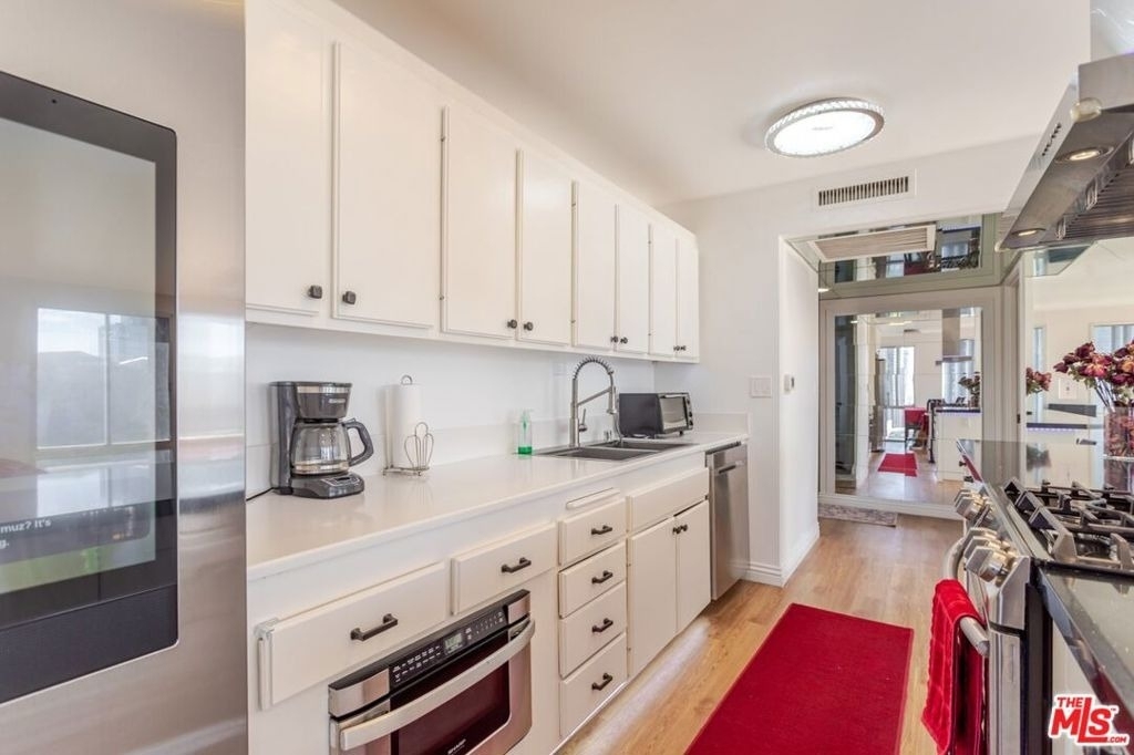 800 W 1st Street - Photo 20