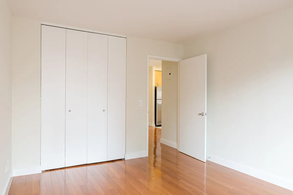 West 48th Street - Photo 4