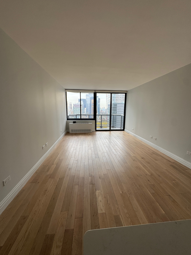 West 48th Street - Photo 0