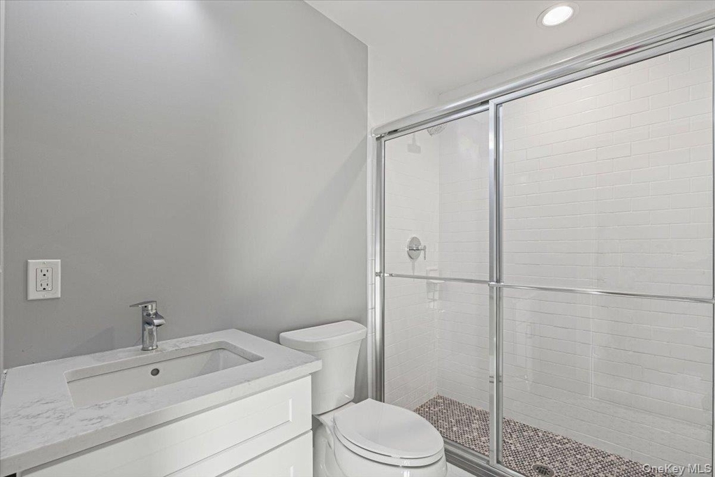47 Beekman Avenue - Photo 8