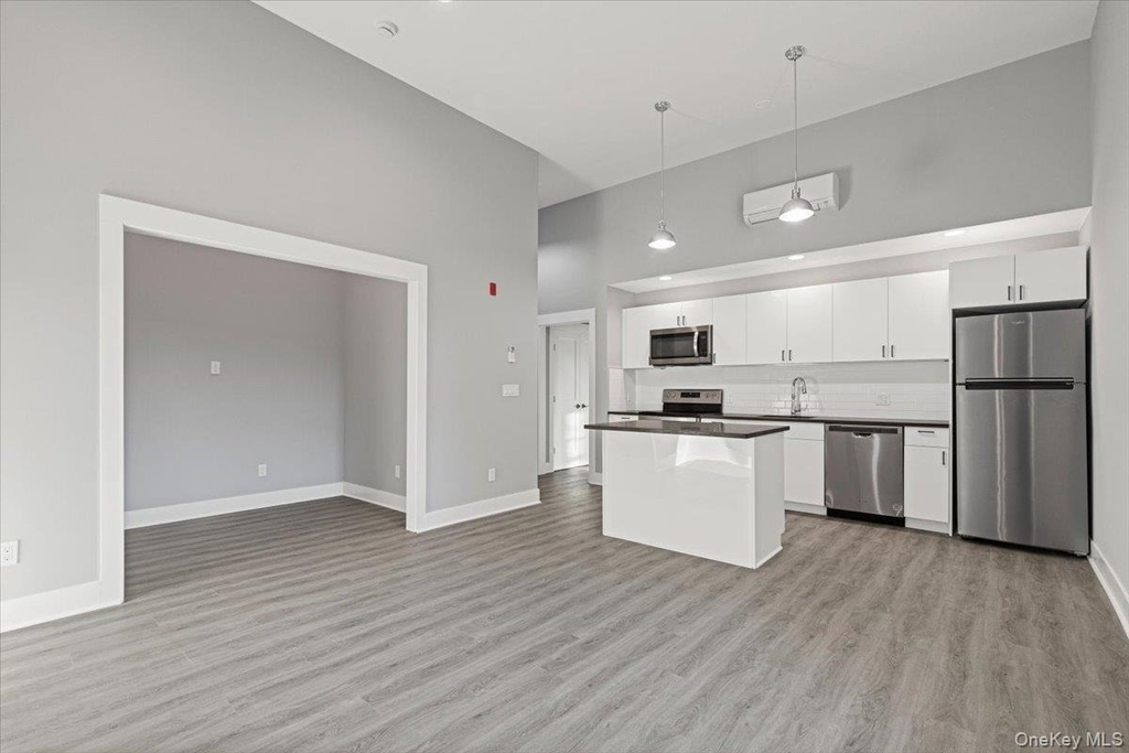 47 Beekman Avenue - Photo 4
