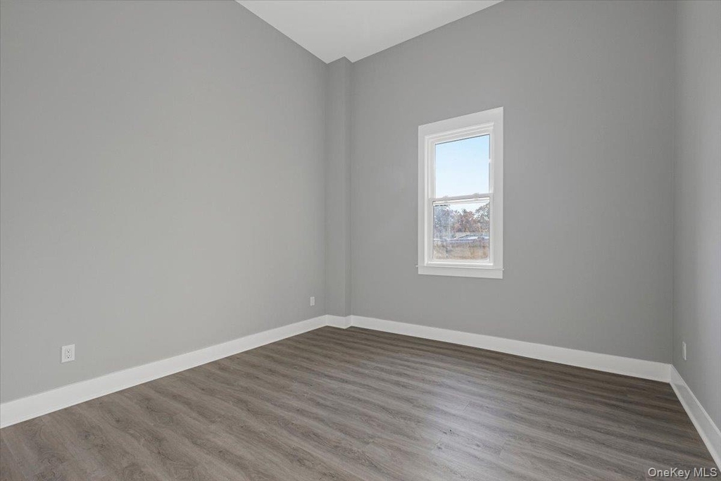 47 Beekman Avenue - Photo 7