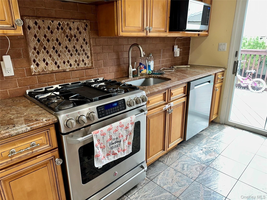 1316 Mcclure Avenue - Photo 4