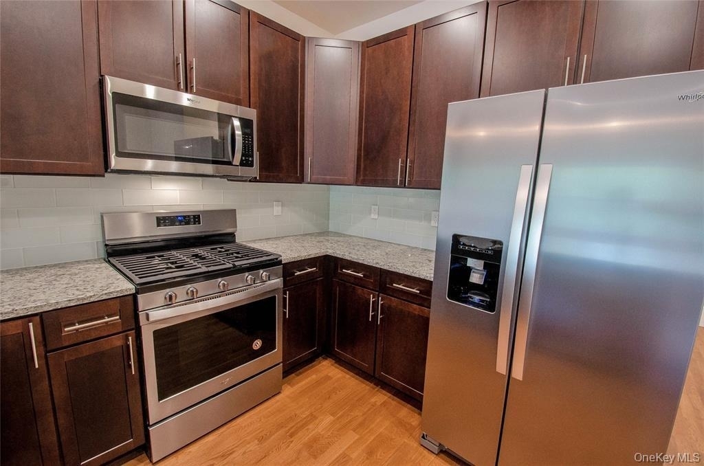 260 W Main Street - Photo 16